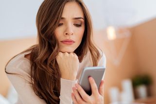 Krásná, a přesto pořád sama? Některé ženy si pletou lásku s bojem a jen těžko hledají partnera - Proženy.cz